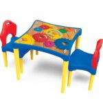 Mesinha com 2 cadeirinhas plásticas (valor inicial 2 dias)